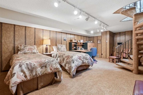 3520 Spruce Drive, Red Deer, AB - Indoor Photo Showing Bedroom
