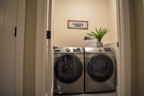 15 Vanson Close, Sylvan Lake, AB - Indoor Photo Showing Laundry Room