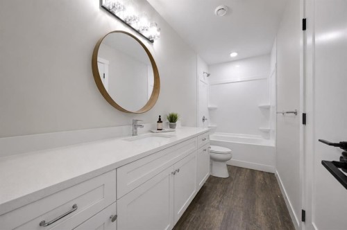 15 Vanson Close, Sylvan Lake, AB - Indoor Photo Showing Bathroom