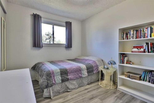3305 Erickson Drive, Camrose, AB - Indoor Photo Showing Bedroom