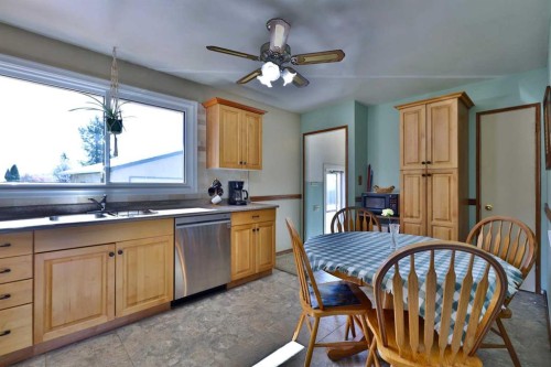 3305 Erickson Drive, Camrose, AB - Indoor