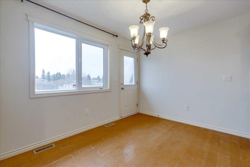 2-5511 54 Street, Ponoka, AB - Indoor Photo Showing Other Room