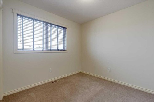 2-5511 54 Street, Ponoka, AB - Indoor Photo Showing Other Room