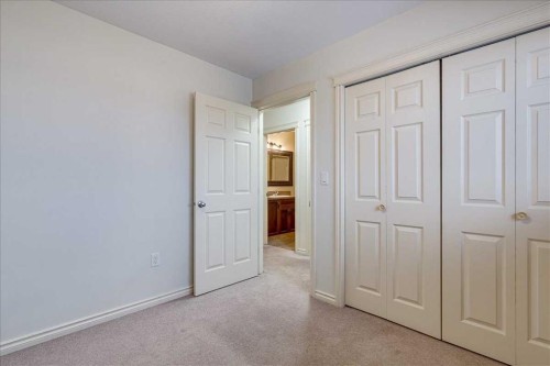 2-5511 54 Street, Ponoka, AB - Indoor Photo Showing Other Room