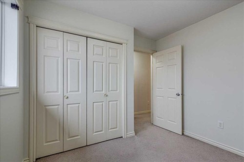 2-5511 54 Street, Ponoka, AB - Indoor Photo Showing Other Room