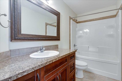 2-5511 54 Street, Ponoka, AB - Indoor Photo Showing Bathroom