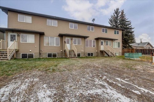 2-5511 54 Street, Ponoka, AB - Outdoor