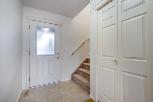 2-5511 54 Street, Ponoka, AB - Indoor Photo Showing Other Room