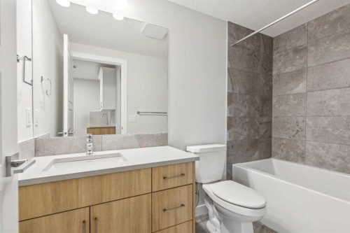 73 Southborough Square, Cochrane, AB - Indoor Photo Showing Bathroom