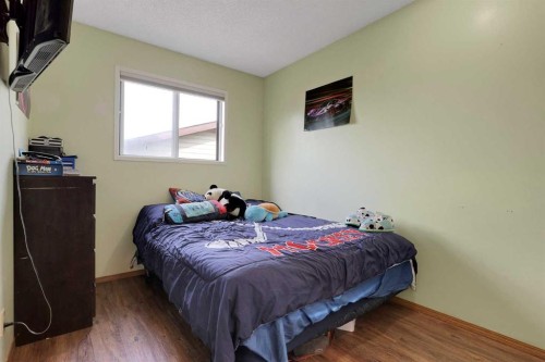 250 Cornett Drive, Red Deer, AB - Indoor Photo Showing Bedroom