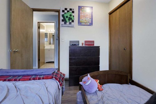 250 Cornett Drive, Red Deer, AB - Indoor Photo Showing Bedroom