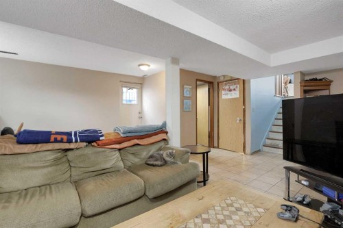 250 Cornett Drive, Red Deer, AB - Indoor Photo Showing Living Room