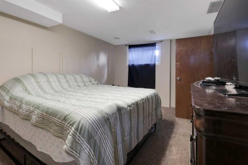 250 Cornett Drive, Red Deer, AB - Indoor Photo Showing Bedroom