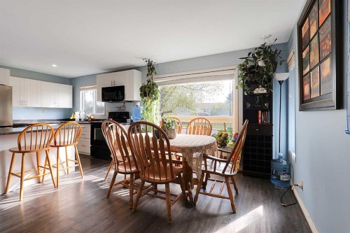 250 Cornett Drive, Red Deer, AB - Indoor Photo Showing Dining Room