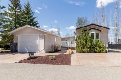 46A-10046 township road 422  Rural Ponoka County, AB T4R 3R5