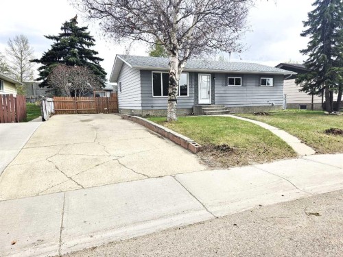 3532 50 Avenue EAST Innisfail, AB T4G 1J1