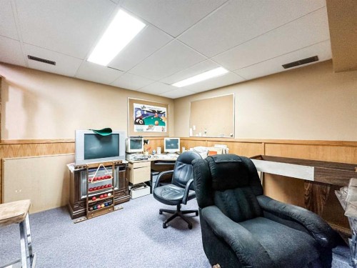 41 Sands Street, Rochon Sands, AB - Indoor
