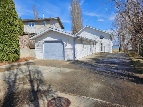 41 Sands Street, Rochon Sands, AB - Outdoor