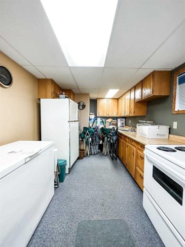 41 Sands Street, Rochon Sands, AB - Indoor