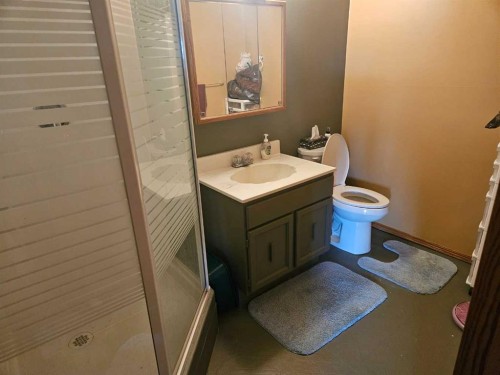 41 Sands Street, Rochon Sands, AB - Indoor Photo Showing Bathroom