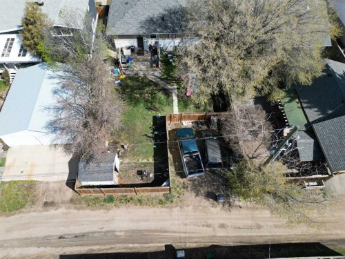 41 Sands Street, Rochon Sands, AB - Outdoor