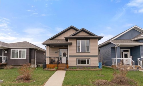 4418 75 Street  Camrose, AB T4V 5C9