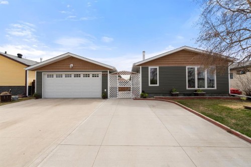 4809 55 Avenue  Camrose, AB T4V 4J6
