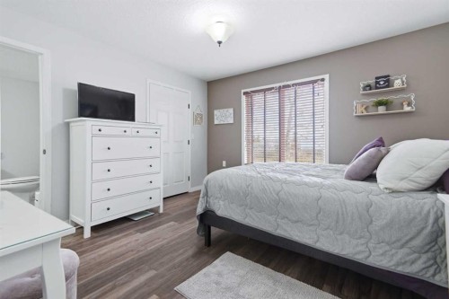223A-80 Kelloway Crescent, Red Deer, AB - Indoor Photo Showing Bedroom