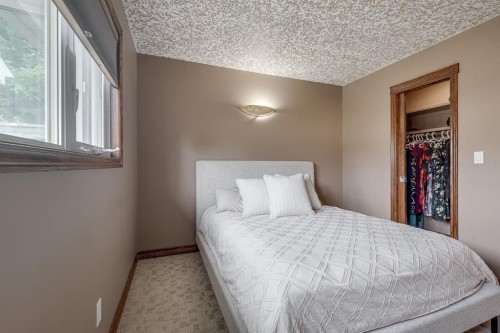 8 Nielsen Close, Red Deer, AB - Indoor Photo Showing Bedroom
