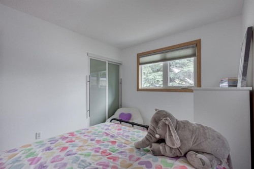 8 Nielsen Close, Red Deer, AB - Indoor Photo Showing Bedroom