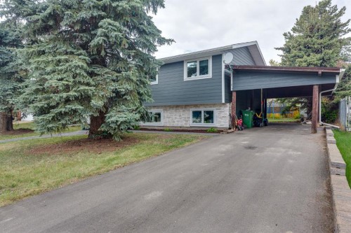 8 Nielsen Close, Red Deer, AB - Outdoor