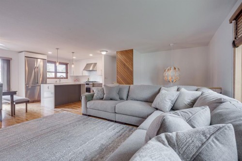 8 Nielsen Close, Red Deer, AB - Indoor Photo Showing Living Room