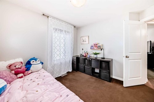 21 Valley Crescent, Blackfalds, AB - Indoor Photo Showing Bedroom