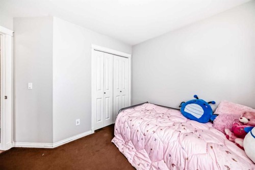 21 Valley Crescent, Blackfalds, AB - Indoor Photo Showing Bedroom