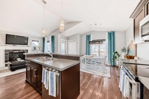 21 Valley Crescent, Blackfalds, AB - Indoor Photo Showing Kitchen With Double Sink With Upgraded Kitchen
