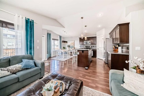 21 Valley Crescent, Blackfalds, AB - Indoor Photo Showing Living Room