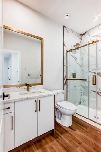 19 Everson Close, Red Deer, AB - Indoor Photo Showing Bathroom