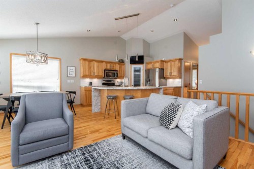 90 Alberts Close, Red Deer, AB - Indoor Photo Showing Living Room