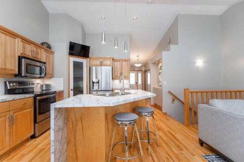 90 Alberts Close, Red Deer, AB - Indoor Photo Showing Kitchen With Double Sink