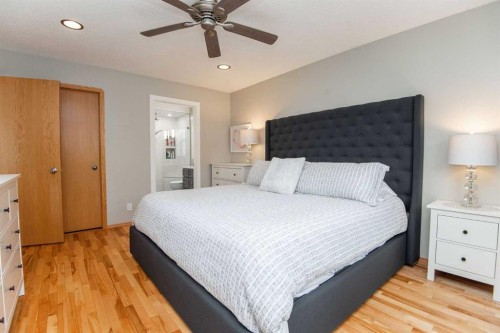 90 Alberts Close, Red Deer, AB - Indoor Photo Showing Bedroom