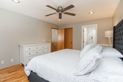 90 Alberts Close, Red Deer, AB - Indoor Photo Showing Bedroom