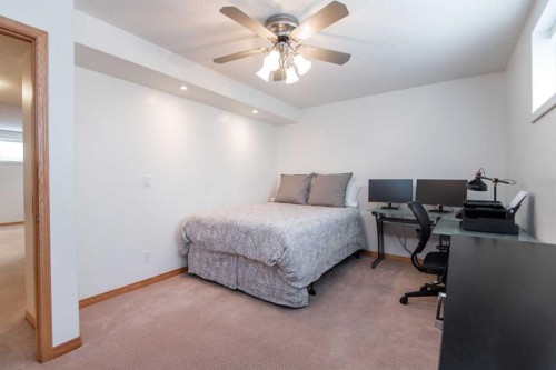 90 Alberts Close, Red Deer, AB - Indoor Photo Showing Other Room