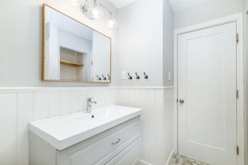 55 Patterson Crescent, Red Deer, AB - Indoor Photo Showing Bathroom