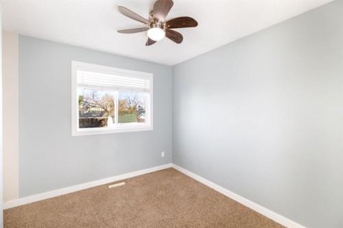55 Patterson Crescent, Red Deer, AB - Indoor Photo Showing Other Room