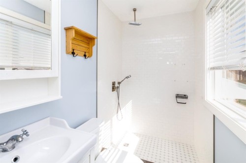 55 Patterson Crescent, Red Deer, AB - Indoor Photo Showing Bathroom
