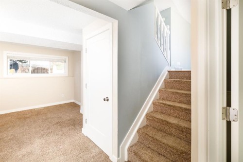 55 Patterson Crescent, Red Deer, AB - Indoor Photo Showing Other Room