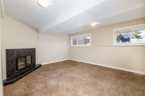 55 Patterson Crescent, Red Deer, AB - Indoor Photo Showing Other Room
