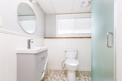 55 Patterson Crescent, Red Deer, AB - Indoor Photo Showing Bathroom