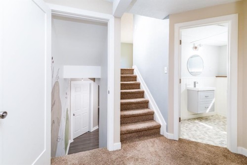 55 Patterson Crescent, Red Deer, AB - Indoor Photo Showing Other Room