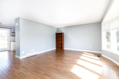 55 Patterson Crescent, Red Deer, AB - Indoor Photo Showing Other Room